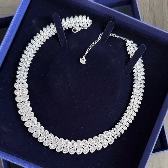 NEW, Swarovski Silver Crystal Necklace - Picture 3 of 5